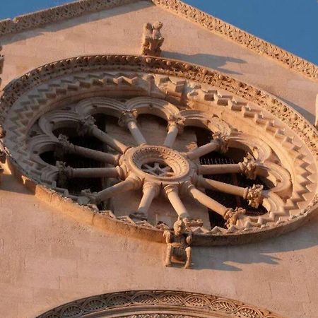 Palazzo Morola XIV Century Lägenhet Giovinazzo Exteriör bild