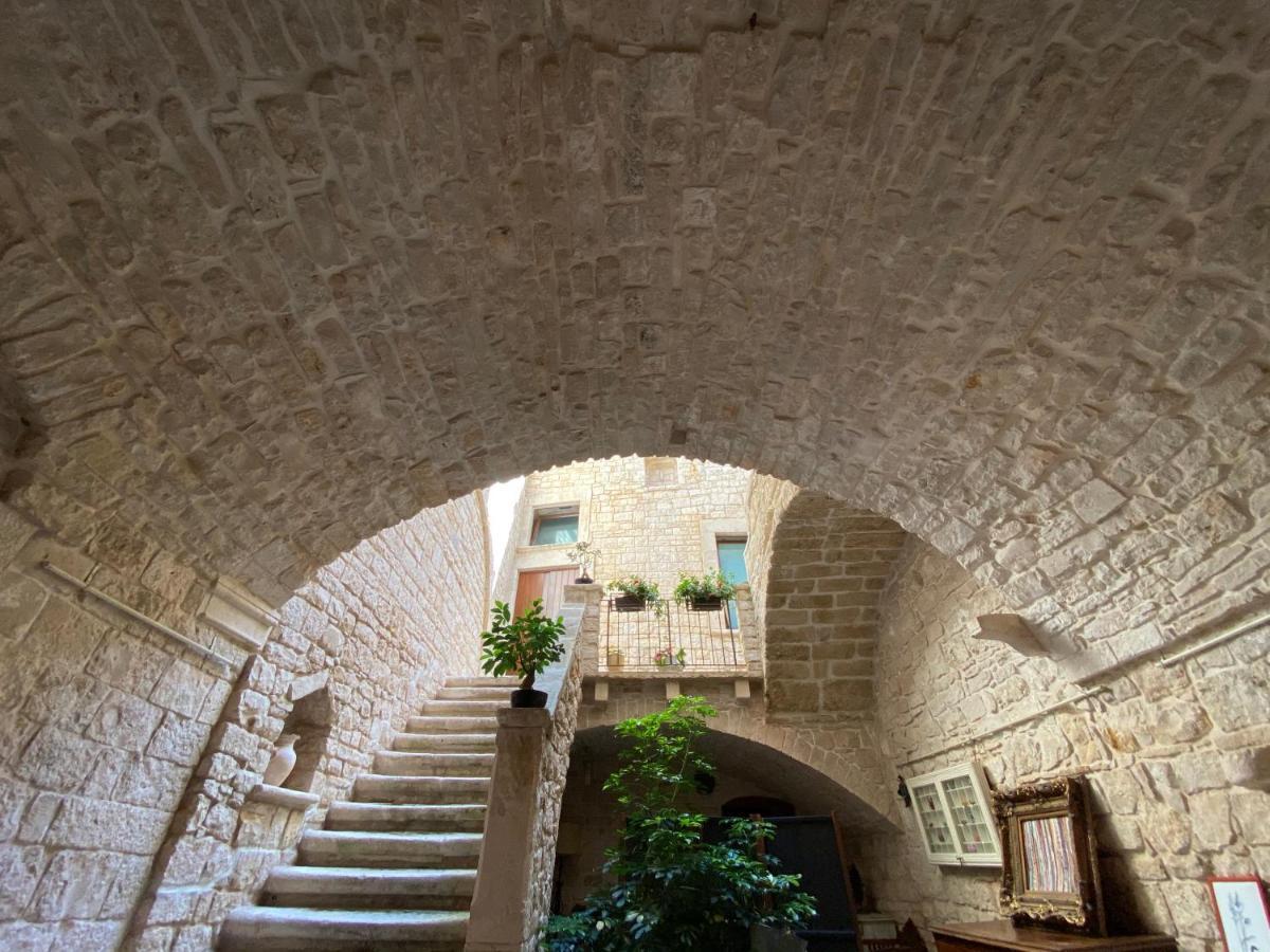 Palazzo Morola XIV Century Lägenhet Giovinazzo Exteriör bild