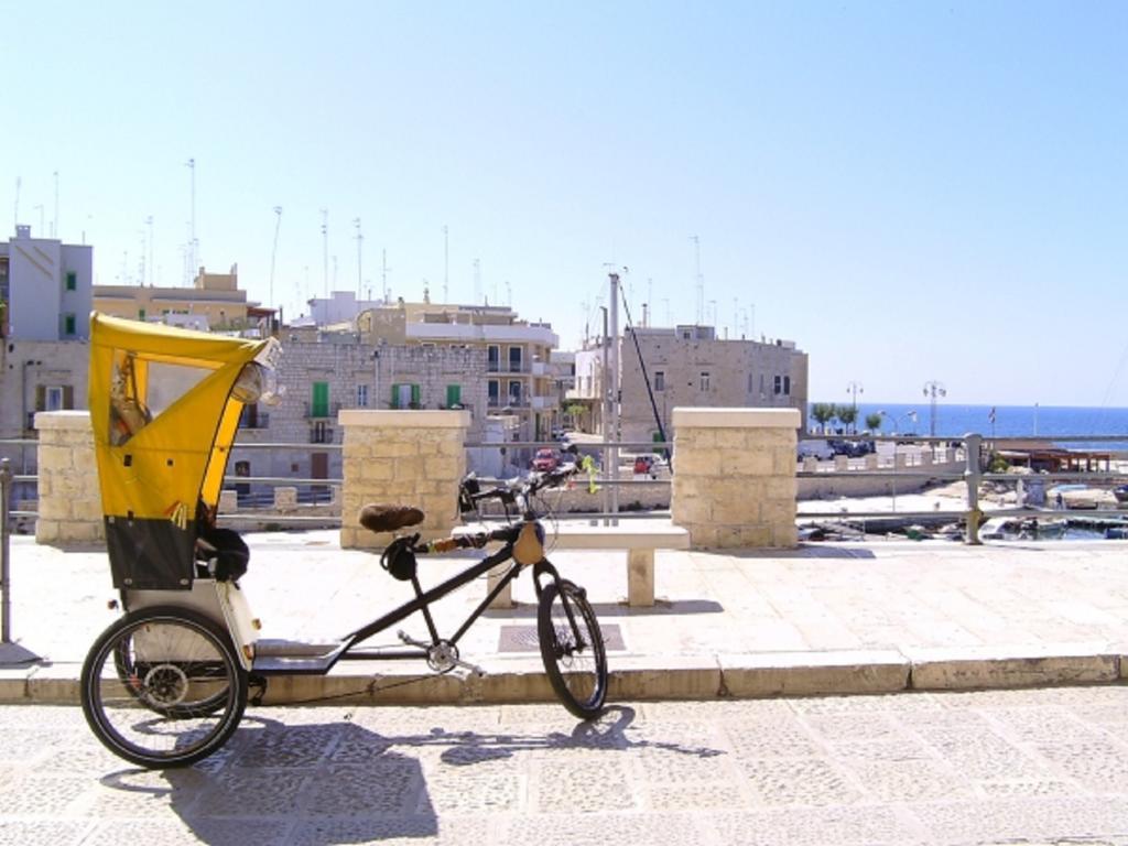 Palazzo Morola XIV Century Lägenhet Giovinazzo Exteriör bild